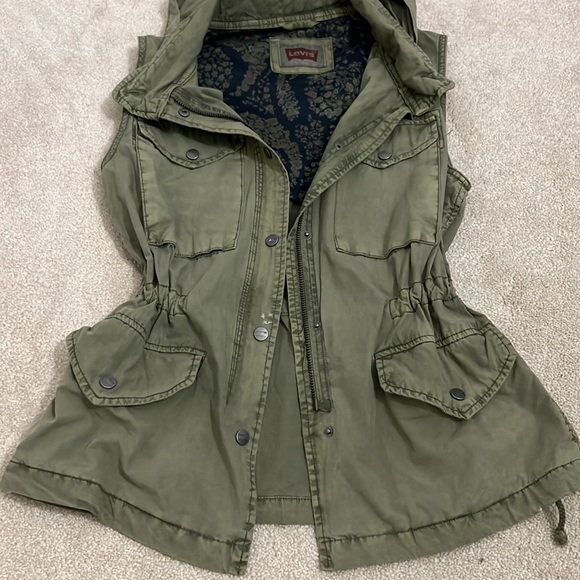 Levis army green vest - Picture 3 of 3